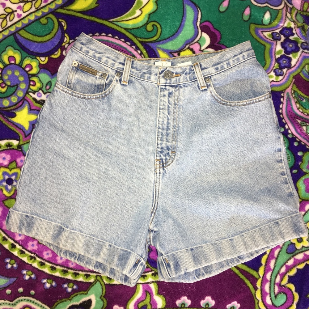 Vintage Calvin Klein cuffed mom shorts